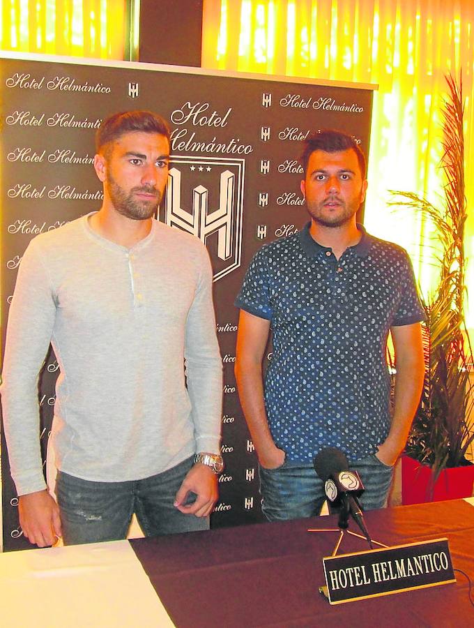 Isaac Manjón y Astu, durante la rueda de prensa en el Hotel Helmántico. 