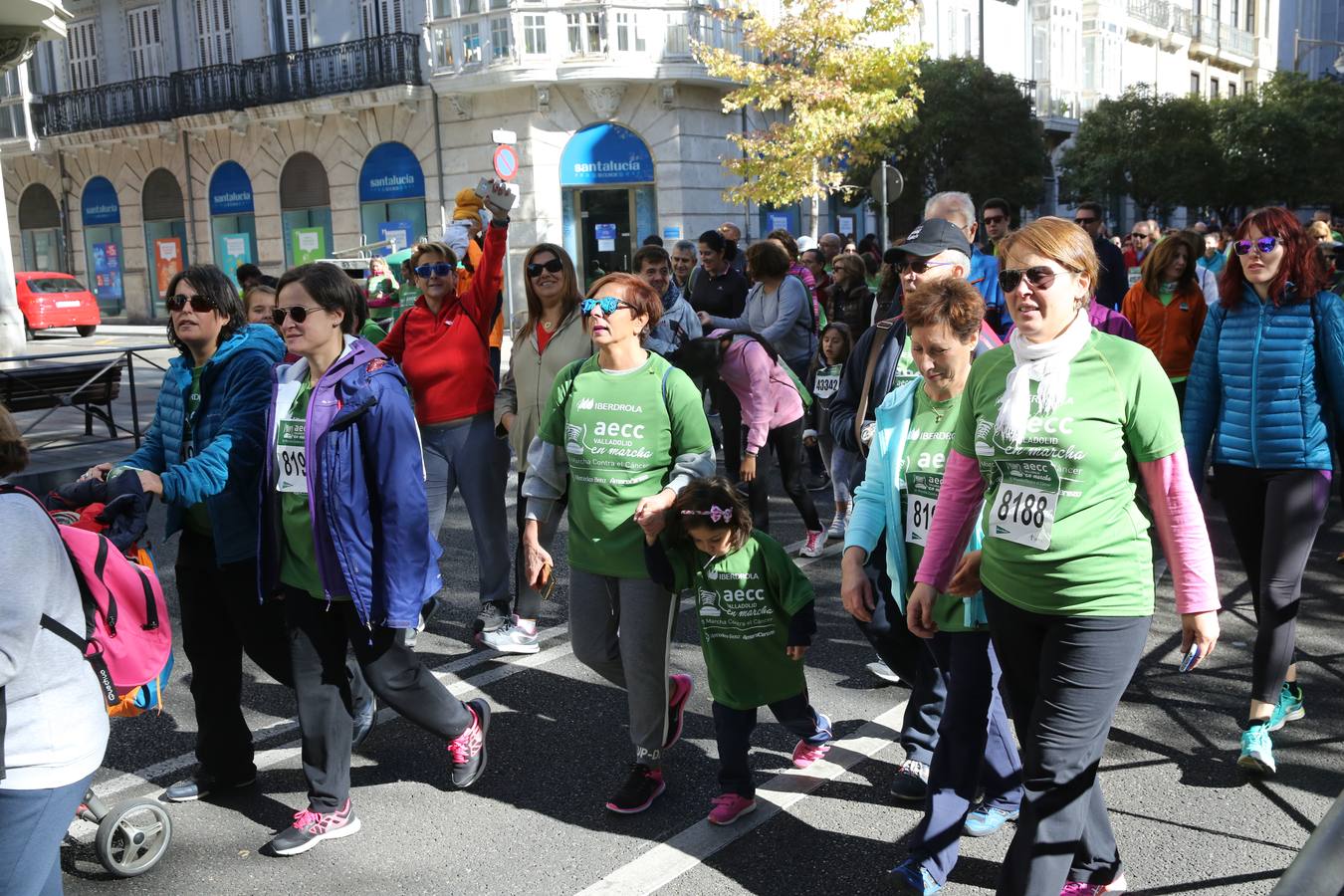 Miles de vallisoletanos se han vestido hoy de verde para salir a la calle en una marcha histórica