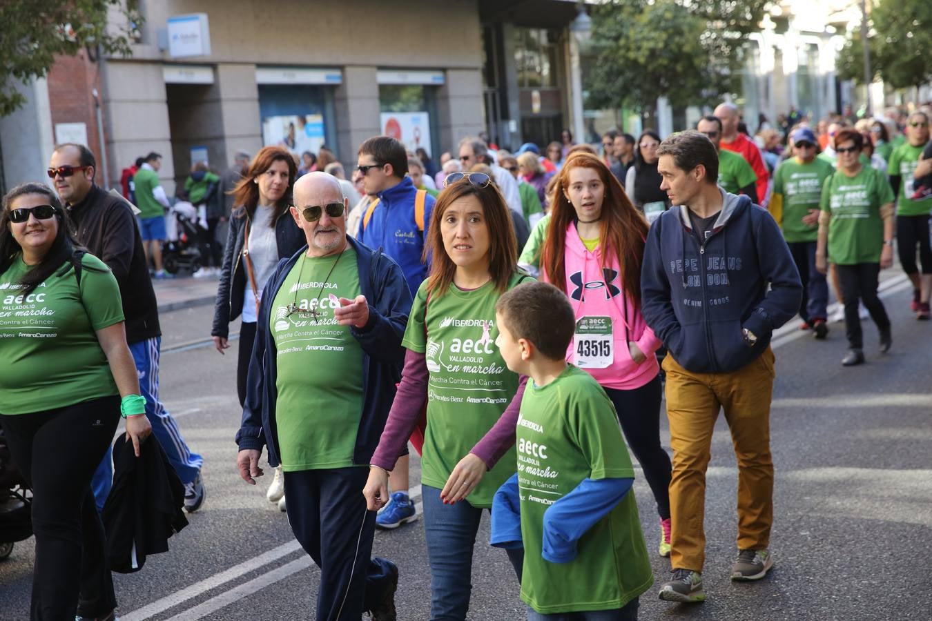 Miles de vallisoletanos se han vestido hoy de verde para salir a la calle en una marcha histórica