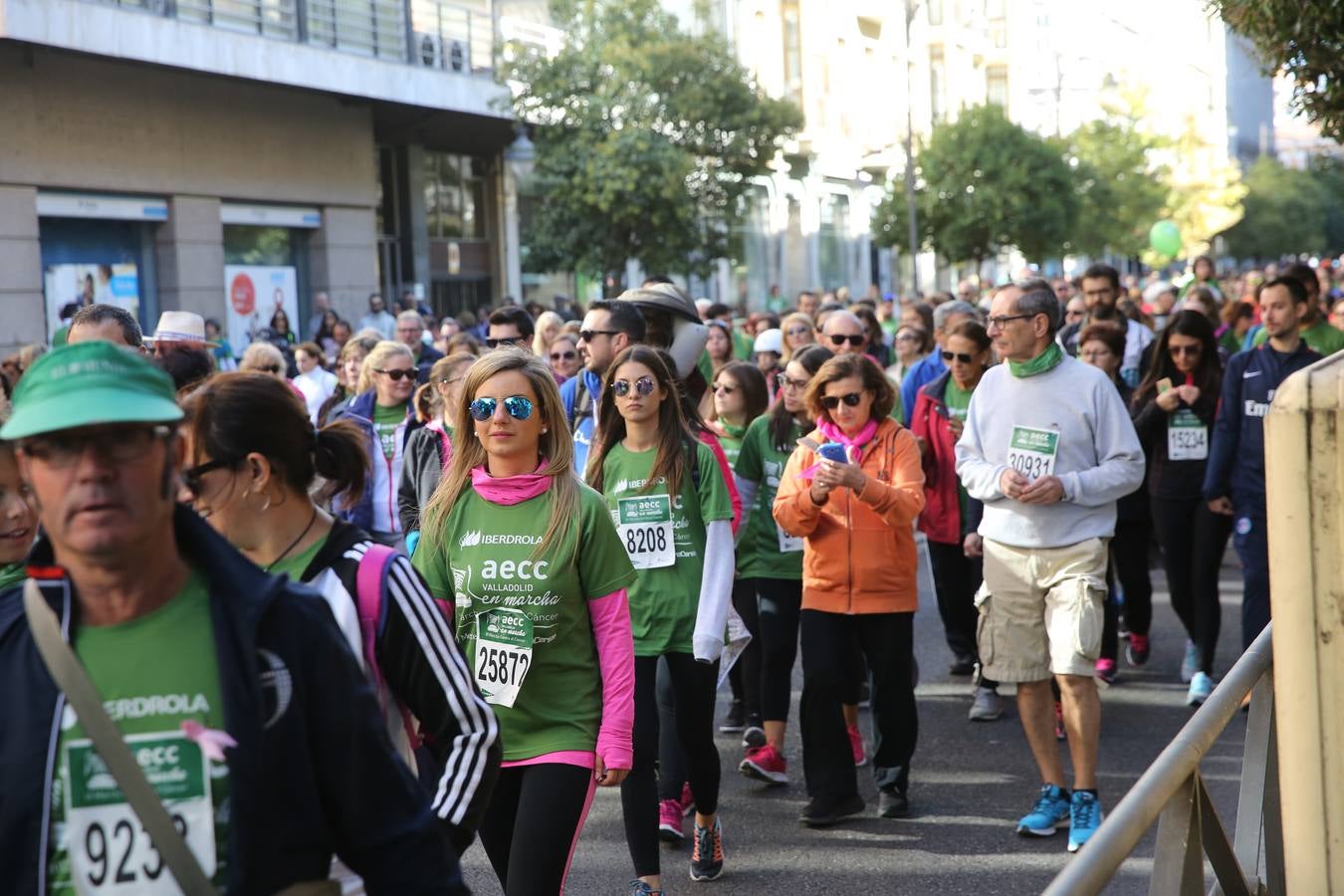 Miles de vallisoletanos se han vestido hoy de verde para salir a la calle en una marcha histórica