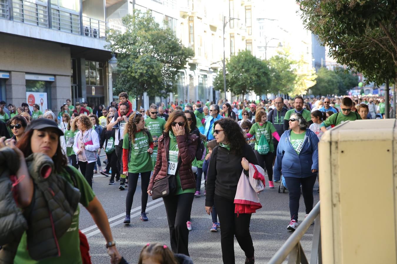 Miles de vallisoletanos se han vestido hoy de verde para salir a la calle en una marcha histórica