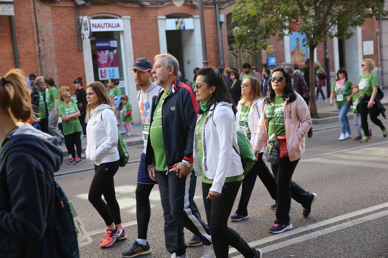 Miles de vallisoletanos se han vestido hoy de verde para salir a la calle en una marcha histórica