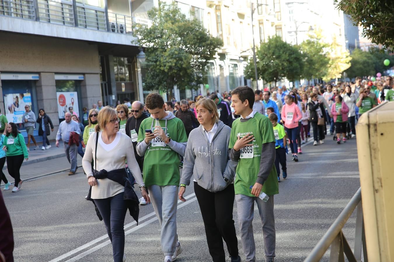 Miles de vallisoletanos se han vestido hoy de verde para salir a la calle en una marcha histórica