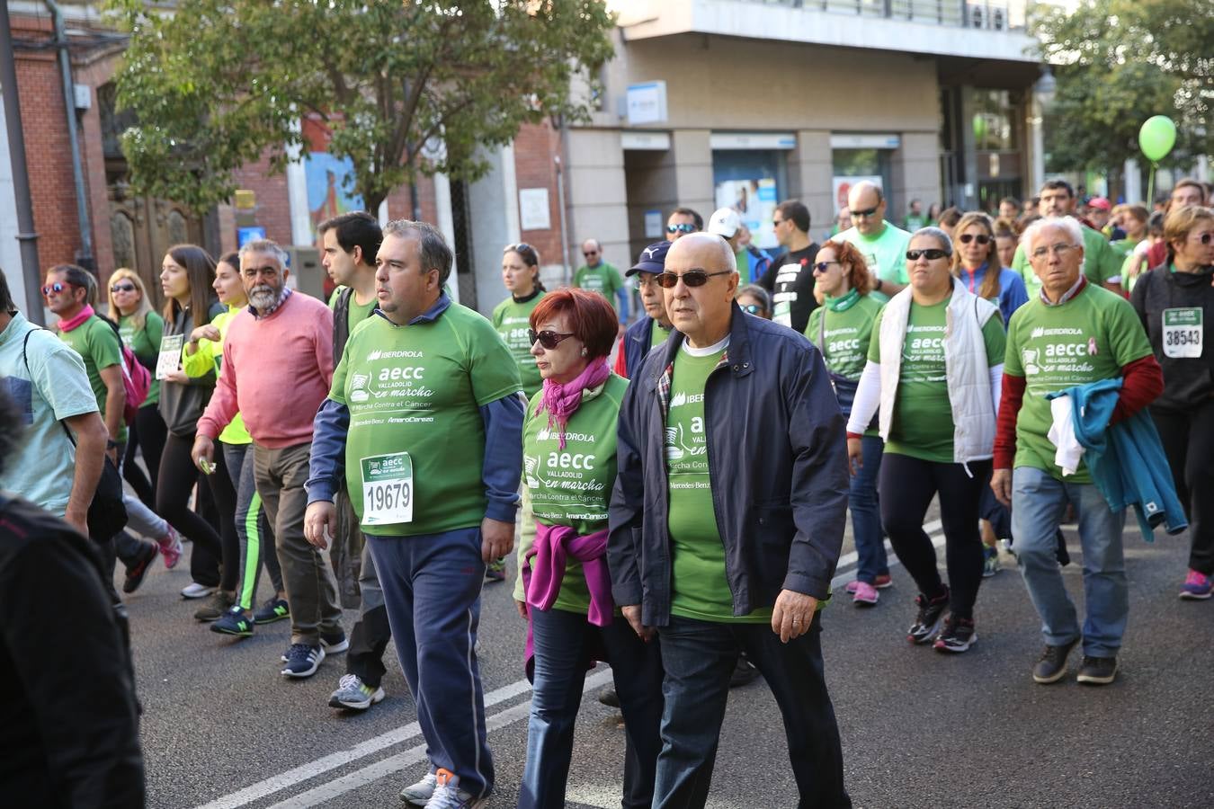 Miles de vallisoletanos se han vestido hoy de verde para salir a la calle en una marcha histórica