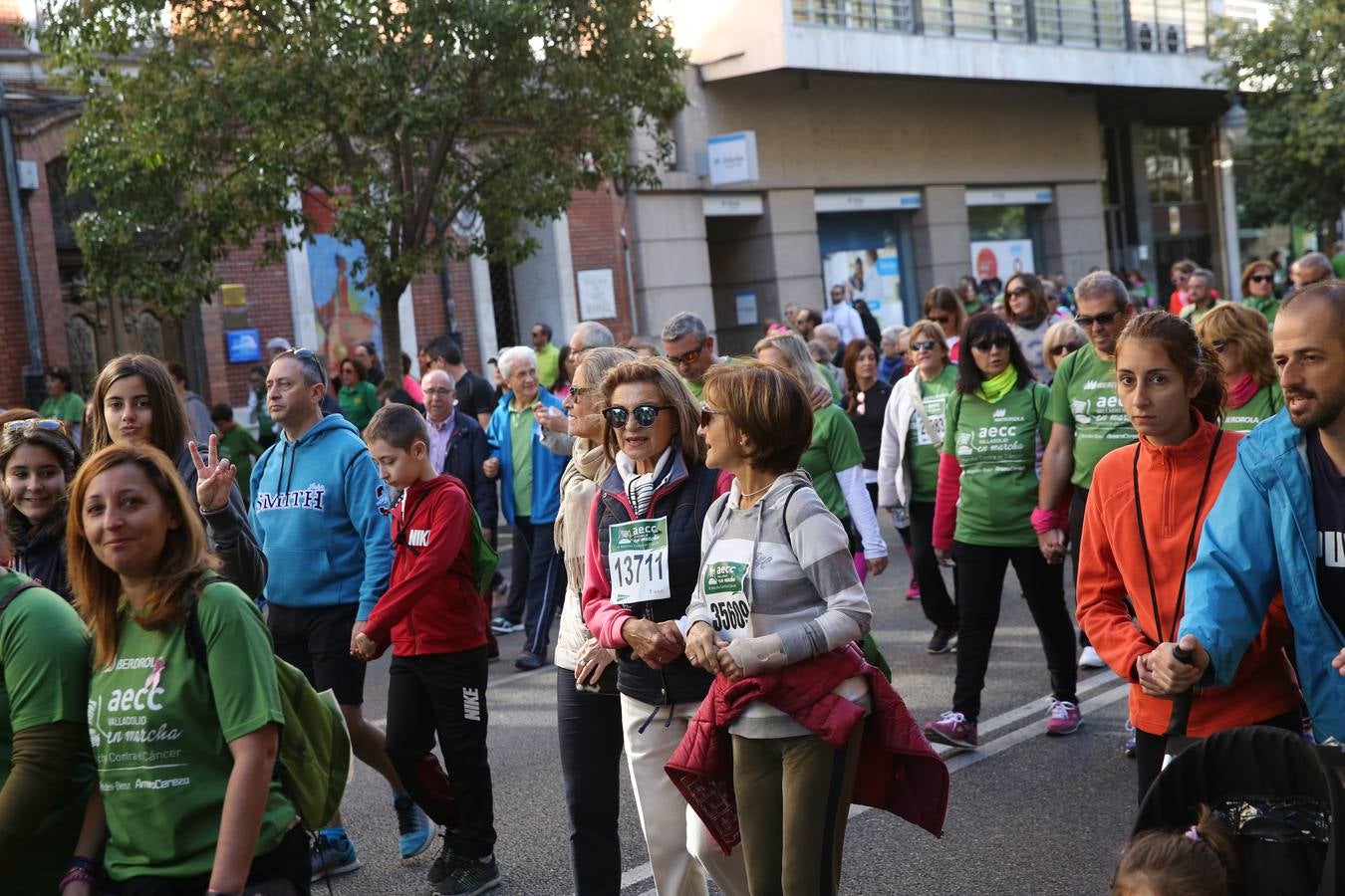 Miles de vallisoletanos se han vestido hoy de verde para salir a la calle en una marcha histórica