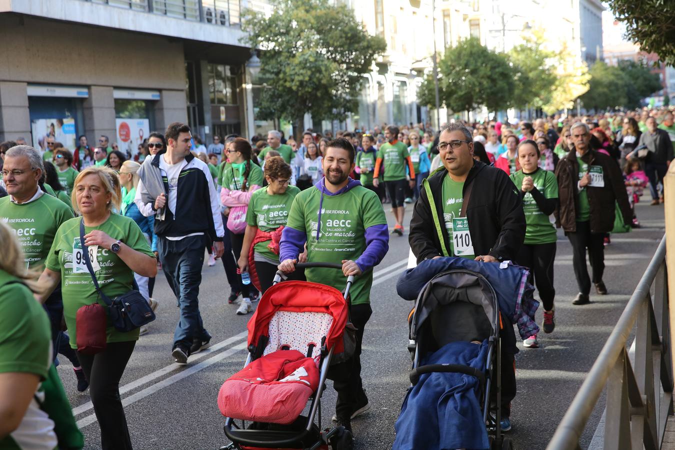 Miles de vallisoletanos se han vestido hoy de verde para salir a la calle en una marcha histórica