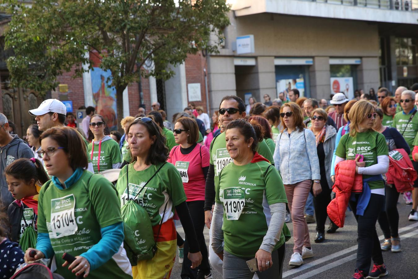 Miles de vallisoletanos se han vestido hoy de verde para salir a la calle en una marcha histórica