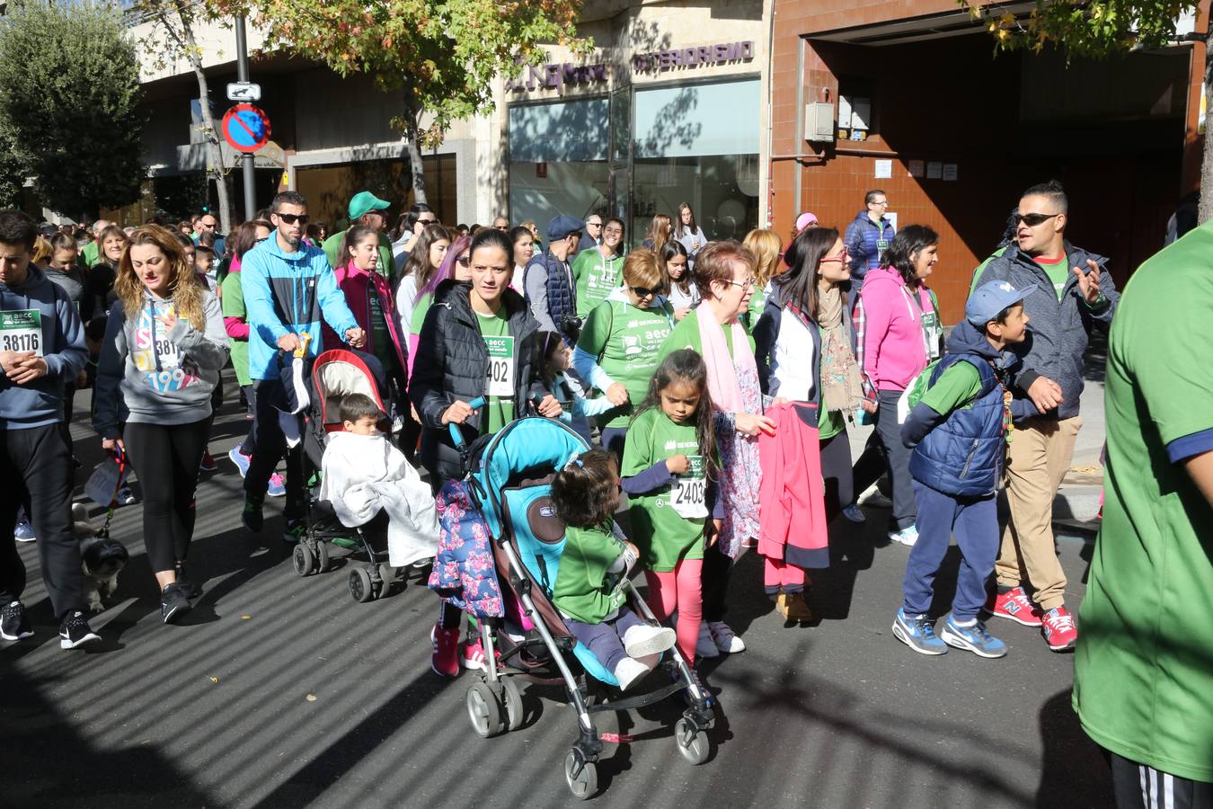 Miles de vallisoletanos se han vestido hoy de verde para salir a la calle en una marcha histórica