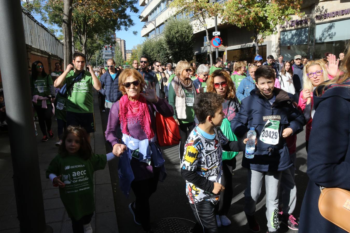 Miles de vallisoletanos se han vestido hoy de verde para salir a la calle en una marcha histórica