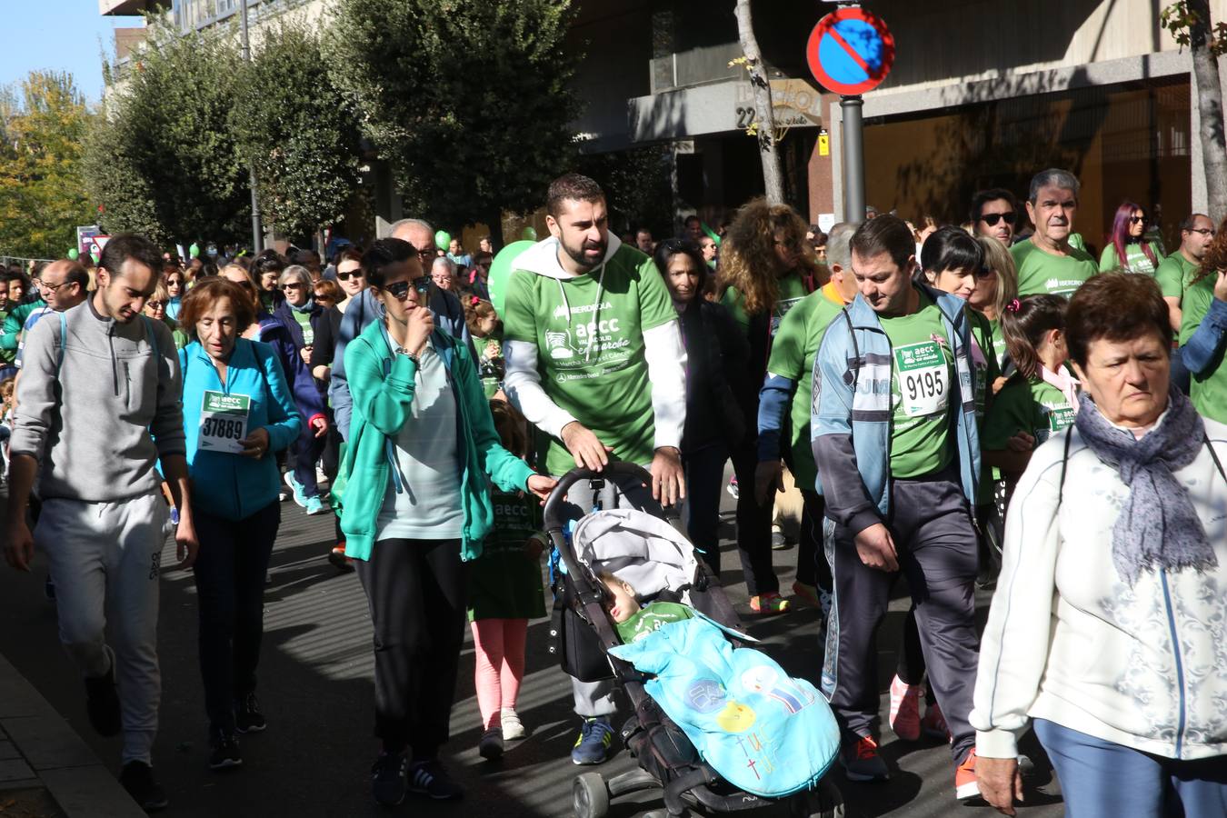 Miles de vallisoletanos se han vestido hoy de verde para salir a la calle en una marcha histórica