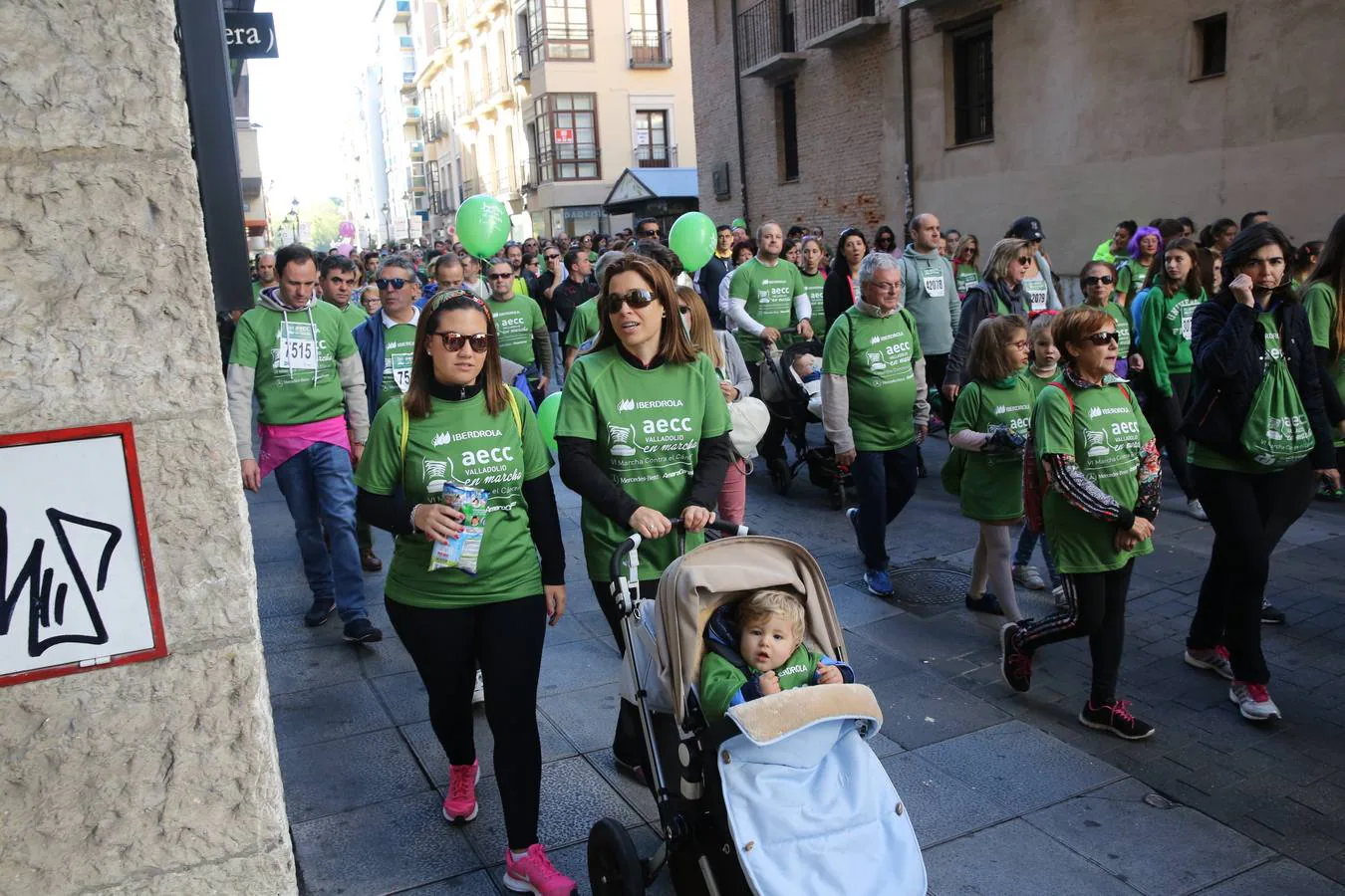 Miles de vallisoletanos se han vestido hoy de verde para salir a la calle en una marcha histórica