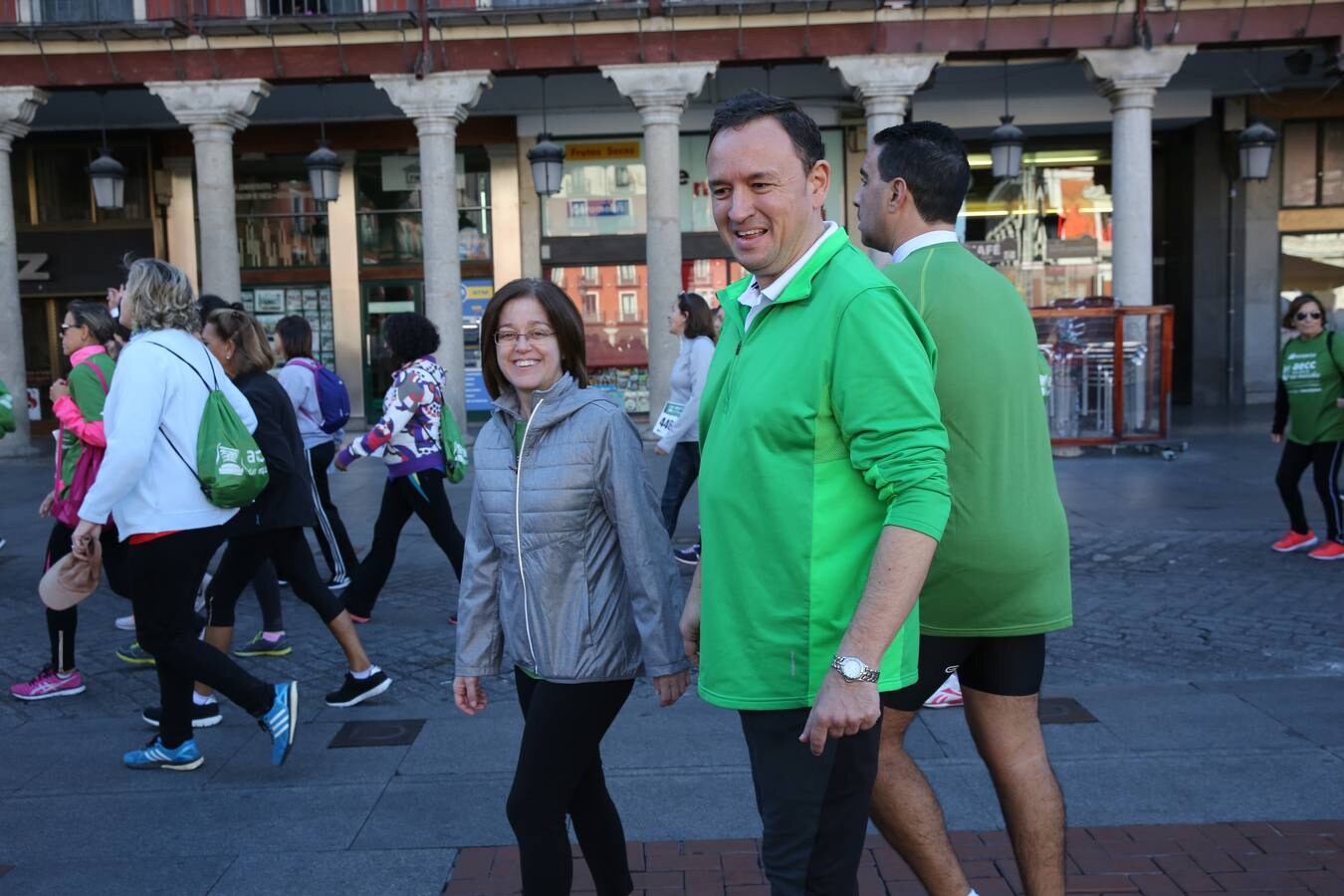 Miles de vallisoletanos se han vestido hoy de verde para salir a la calle en una marcha histórica