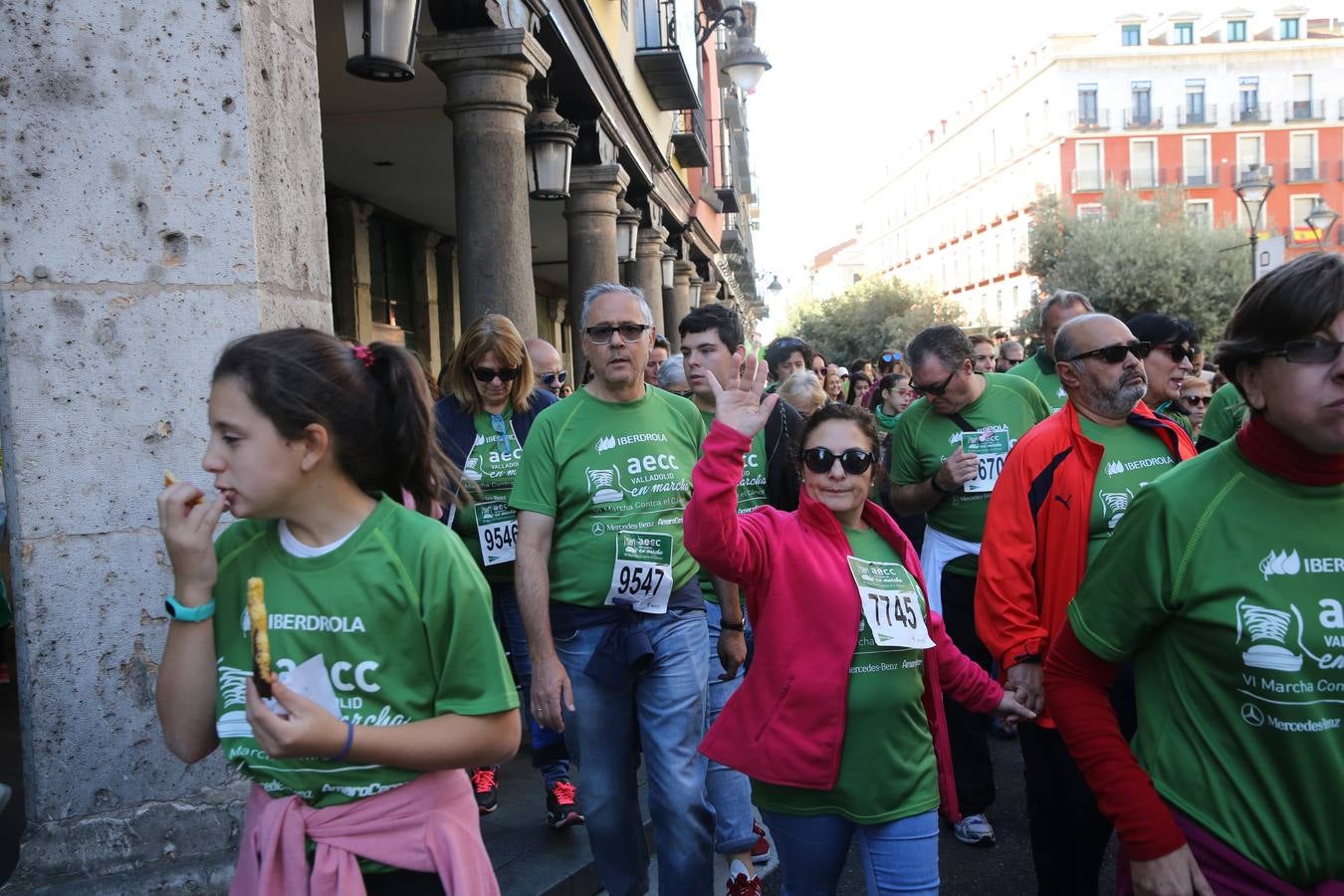 Miles de vallisoletanos se han vestido hoy de verde para salir a la calle en una marcha histórica