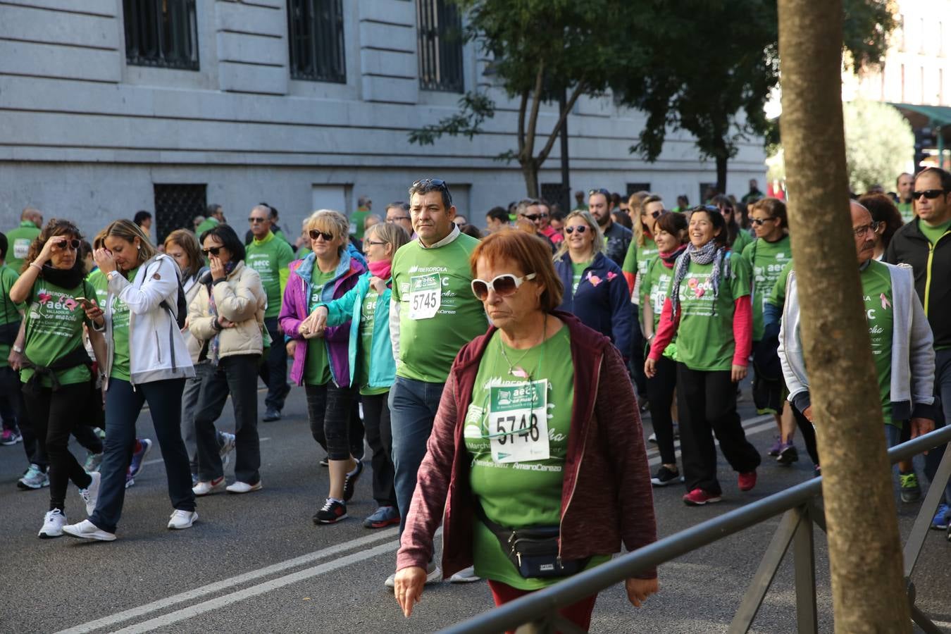 Miles de vallisoletanos se han vestido hoy de verde para salir a la calle en una marcha histórica