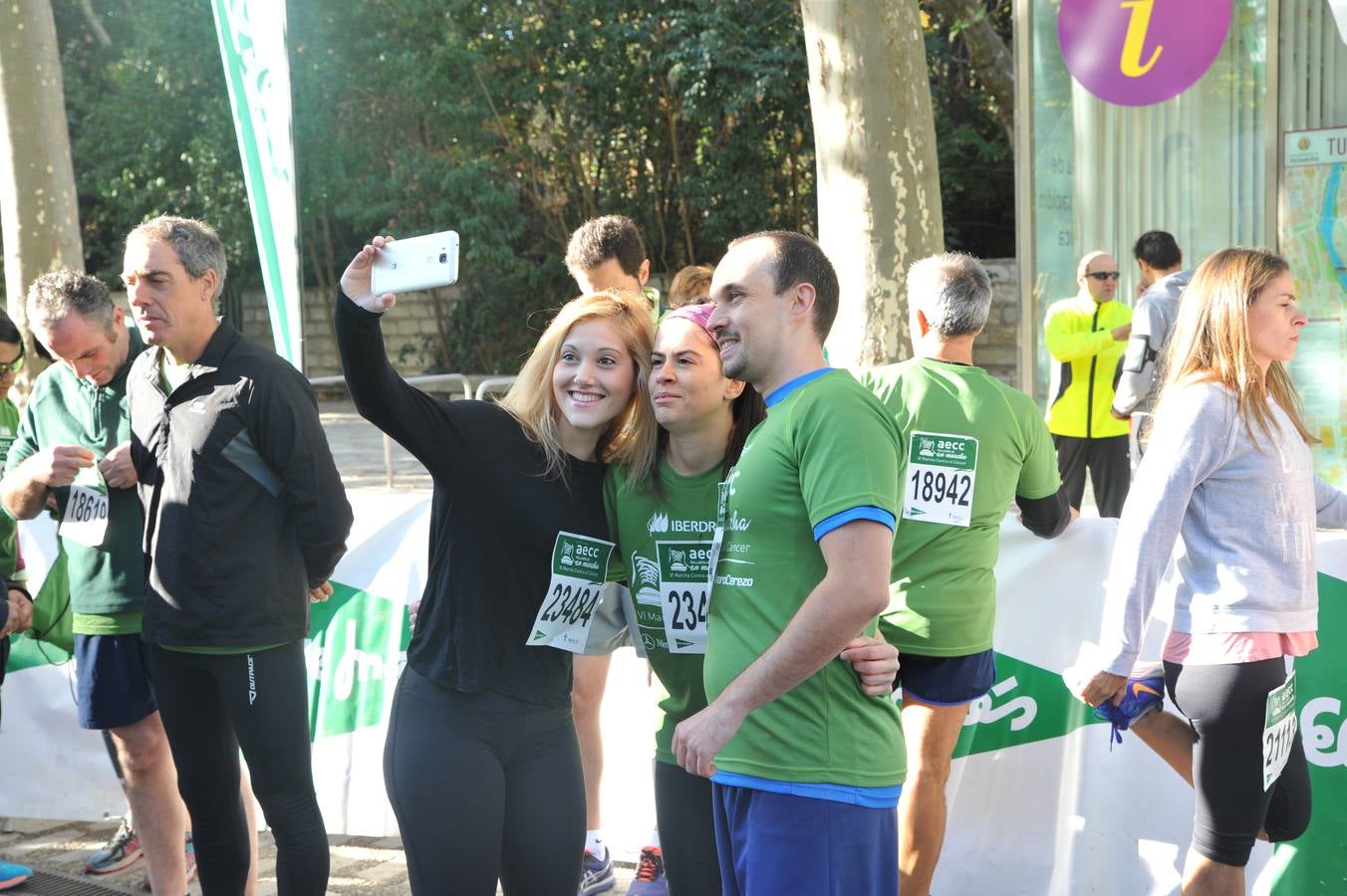 Miles de vallisoletanos se han vestido hoy de verde para salir a la calle en una marcha histórica