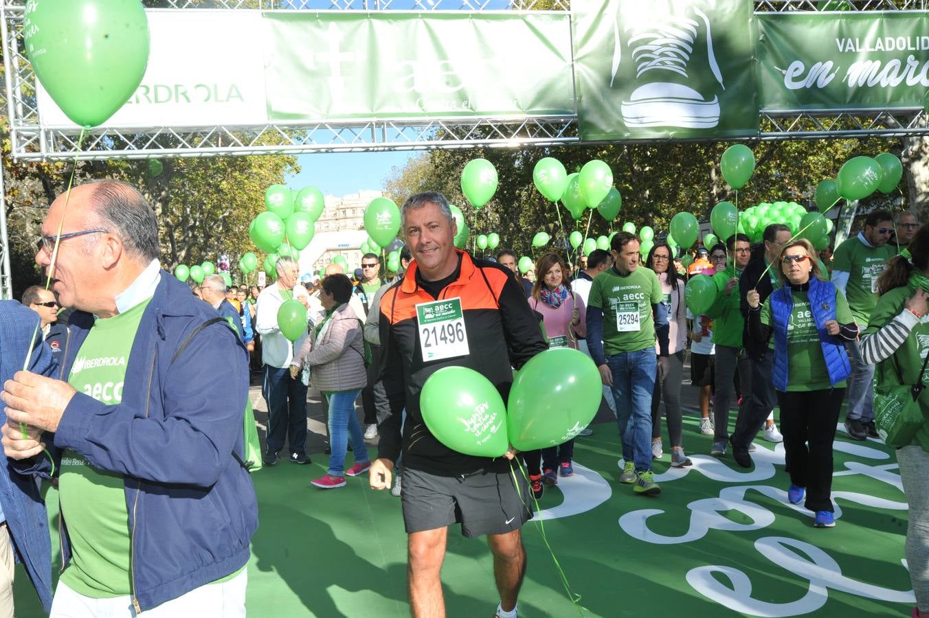 Miles de vallisoletanos se han vestido hoy de verde para salir a la calle en una marcha histórica