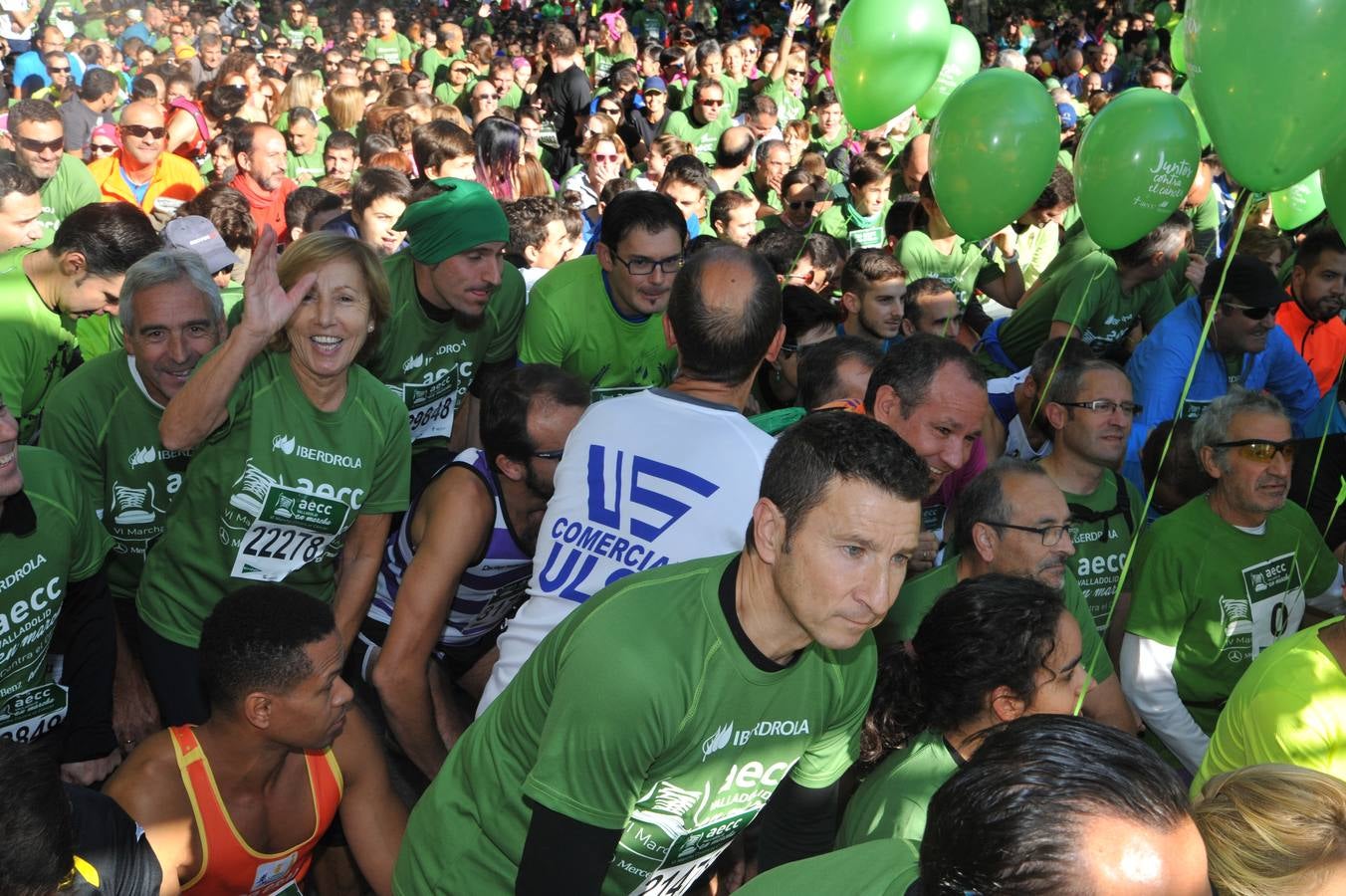 Miles de vallisoletanos se han vestido hoy de verde para salir a la calle en una marcha histórica