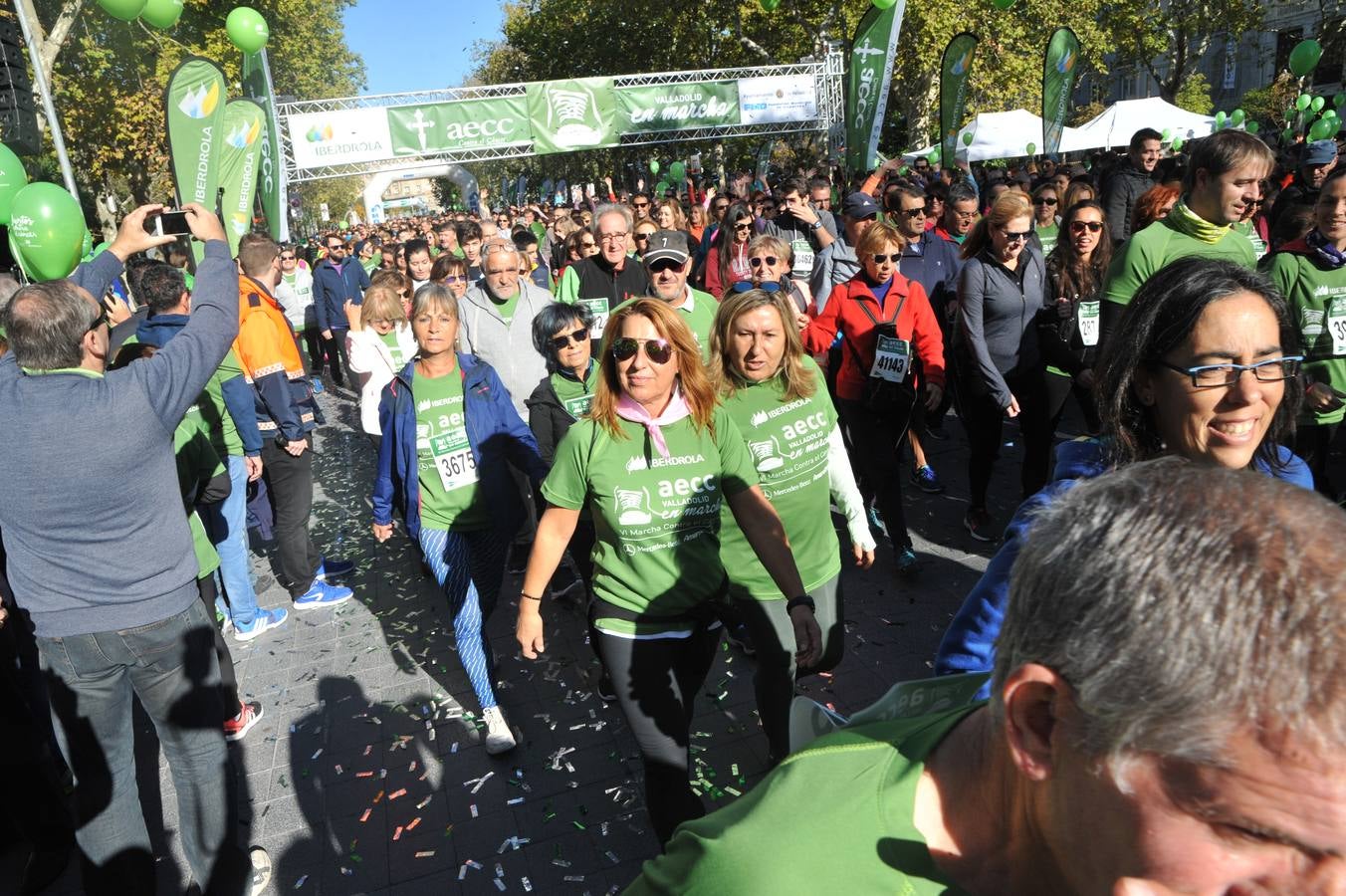 Miles de vallisoletanos se han vestido hoy de verde para salir a la calle en una marcha histórica