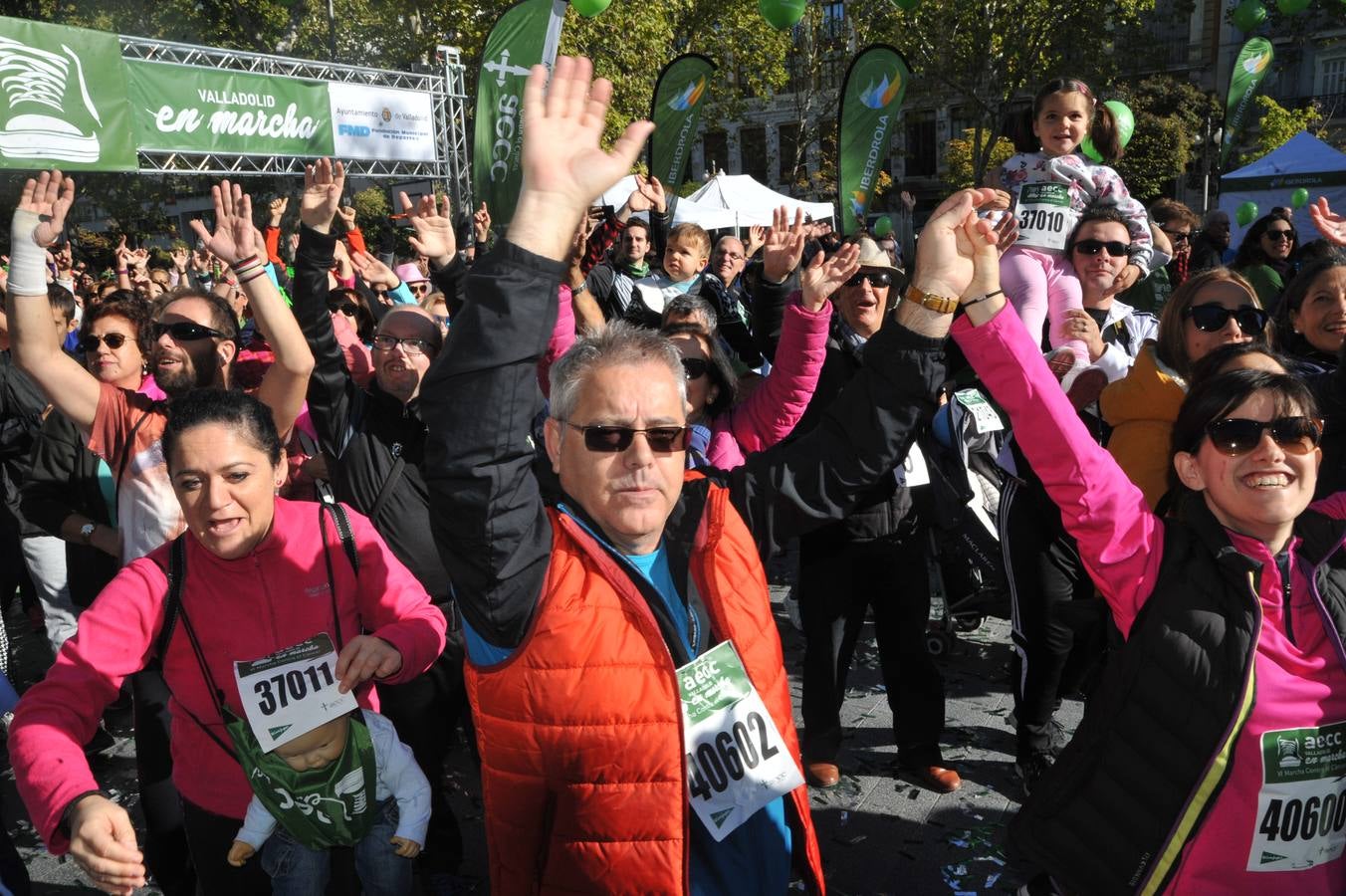 Miles de vallisoletanos se han vestido hoy de verde para salir a la calle en una marcha histórica