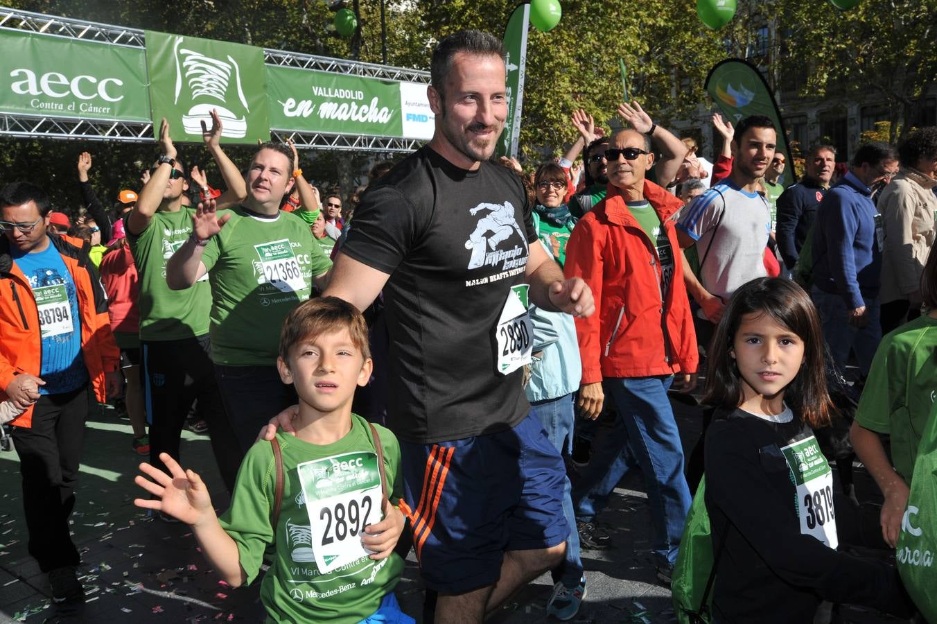 Miles de vallisoletanos se han vestido hoy de verde para salir a la calle en una marcha histórica