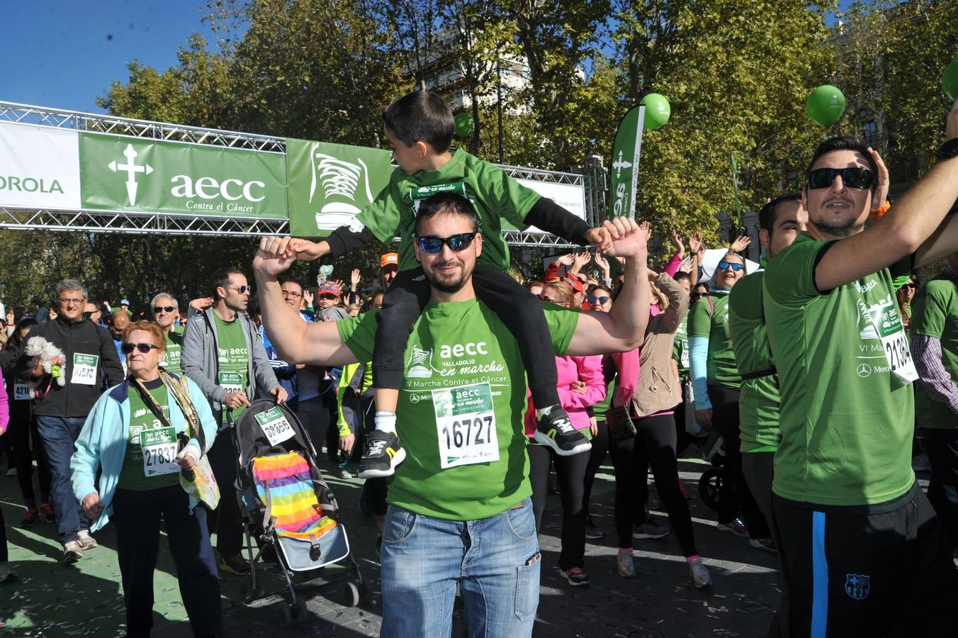 Miles de vallisoletanos se han vestido hoy de verde para salir a la calle en una marcha histórica