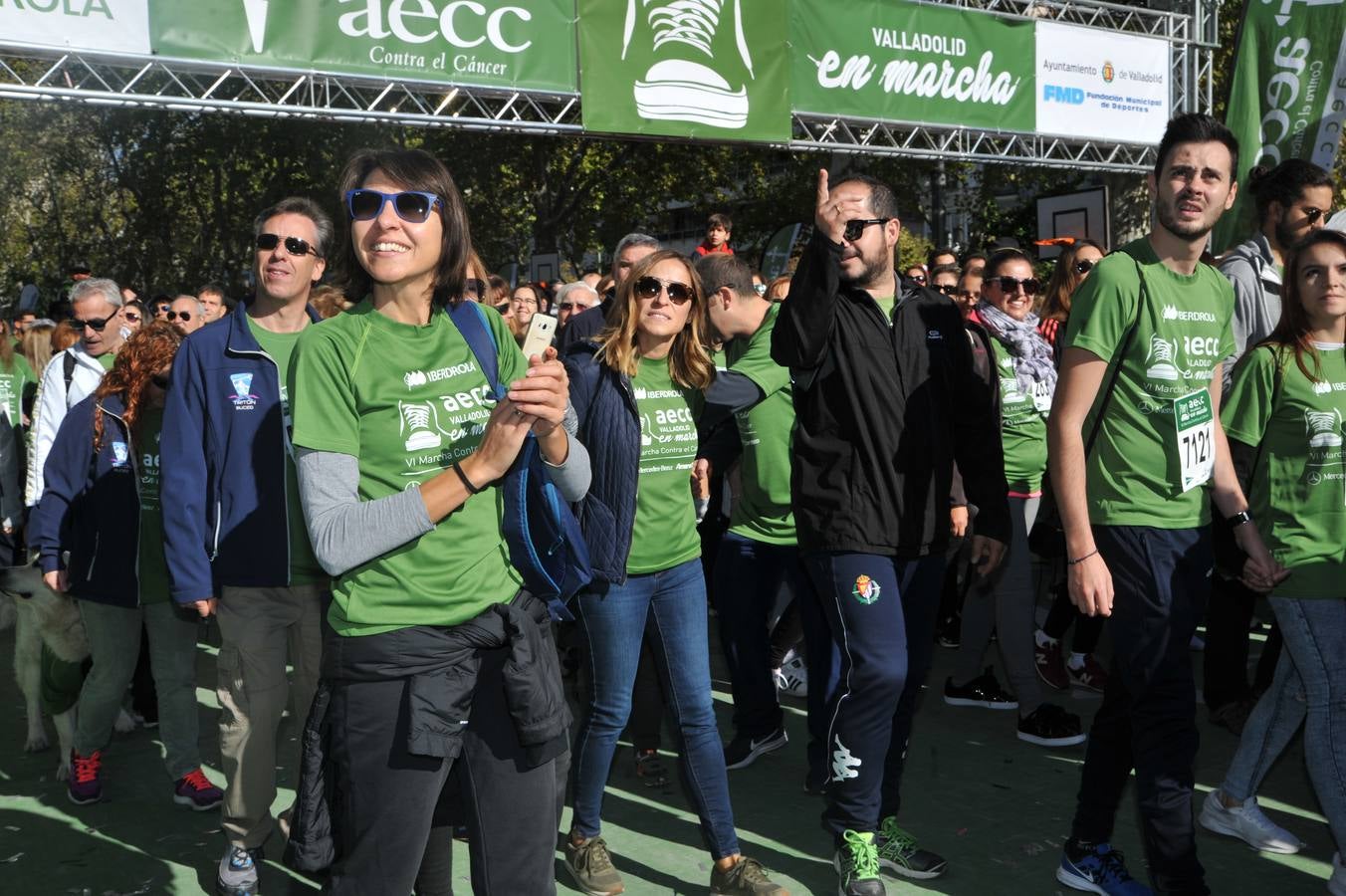 Miles de vallisoletanos se han vestido hoy de verde para salir a la calle en una marcha histórica