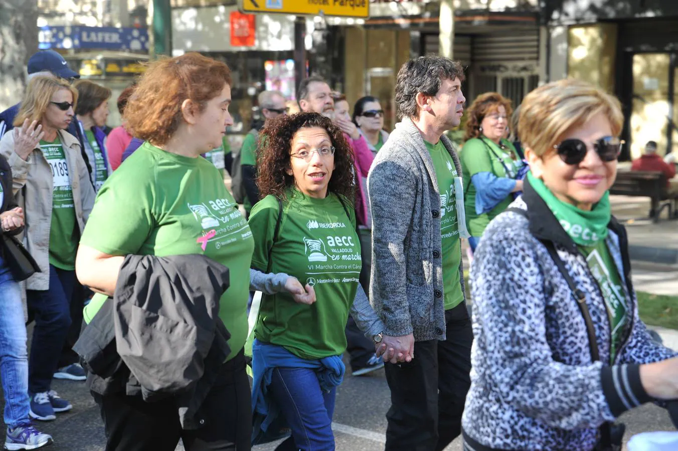 Miles de vallisoletanos se han vestido hoy de verde para salir a la calle en una marcha histórica