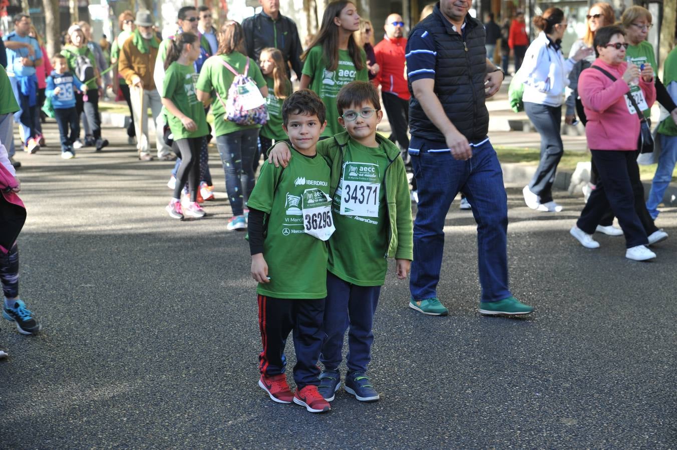 Miles de vallisoletanos se han vestido hoy de verde para salir a la calle en una marcha histórica