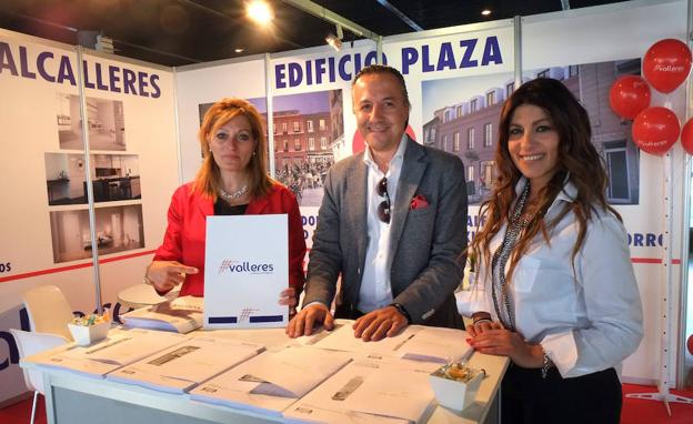 Manoli Pino, Alberto Vara y María José Nicolás, de Valleres. 