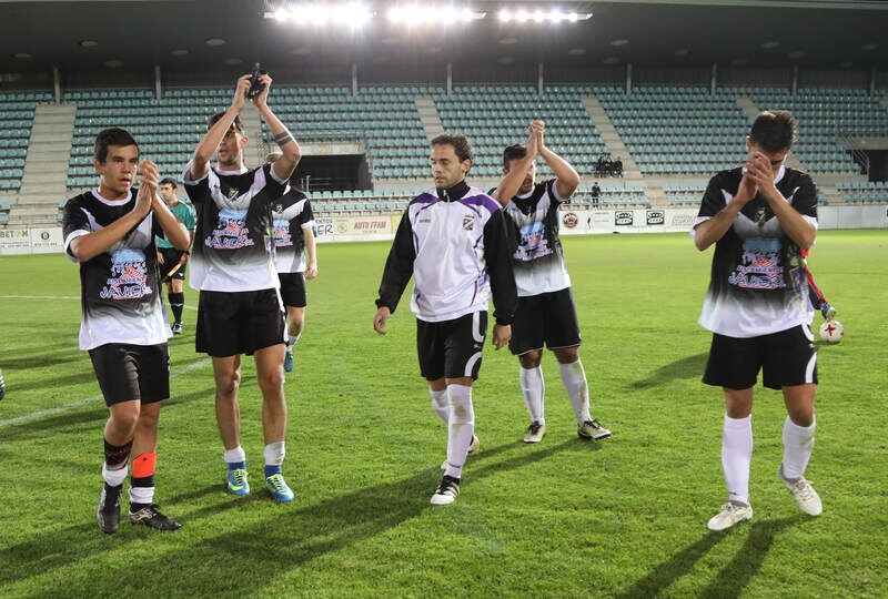 El equipo de la capital logra la victoria en un encuentro que estuvo marcado por las dos expulsiones del Becerril, que jugó con nueve jugadores durante 45 minutos