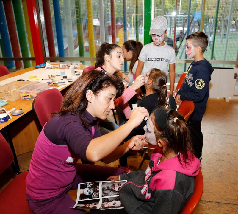 Taller de pintacaras organizado por Muriel.