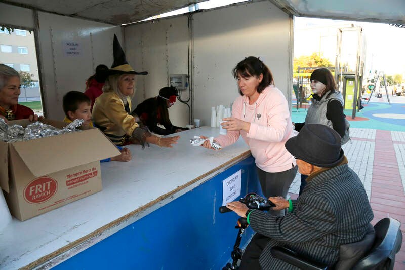 Chocolatada en el barrio de la Nueva Balatera