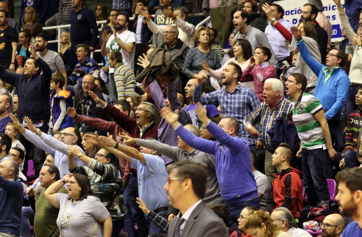 Las decisiones arbitrales en los últimos minutos impiden el triunfo de las Ardillas