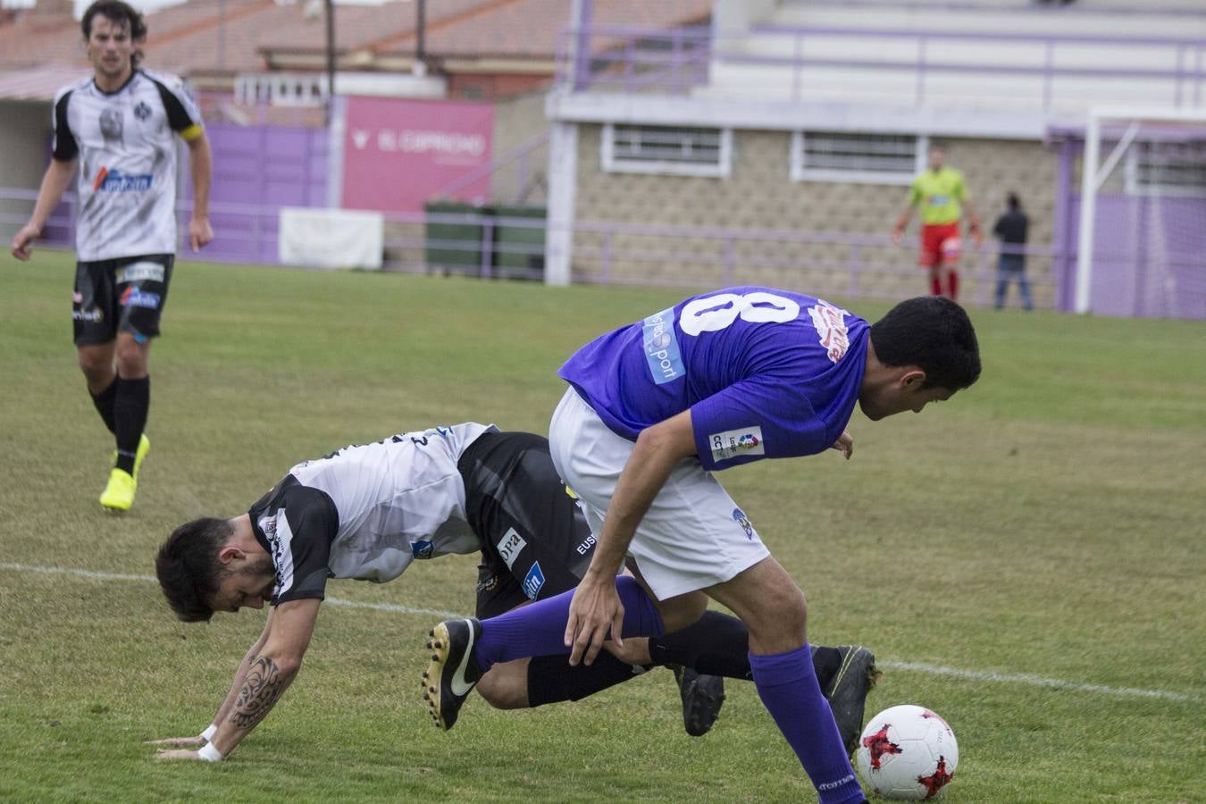 Los palentinos ven frenada su buena racha en un partido en el que Viti tuvo que recibir seis puntos de sutura en la cabeza