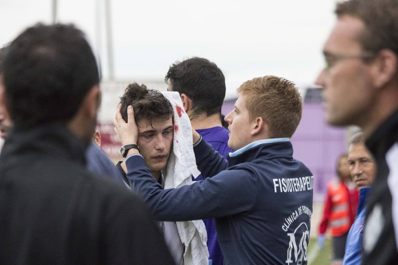 Los palentinos ven frenada su buena racha en un partido en el que Viti tuvo que recibir seis puntos de sutura en la cabeza