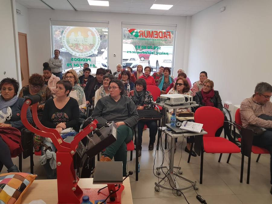 Participantes en el encuentro celebrado hoy en Saldaña. 