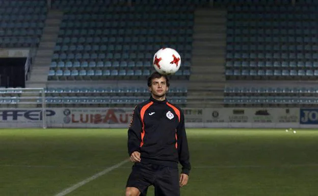 Miguel Blanco, en el último entrenamiento con el Palencia Cristo en La Balastera.