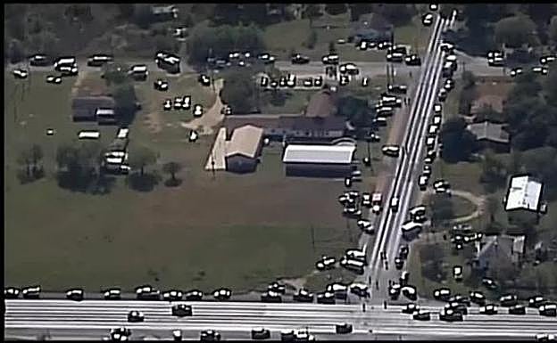 Un exsoldado mata a 26 personas en un tiroteo dentro de una iglesia en Texas