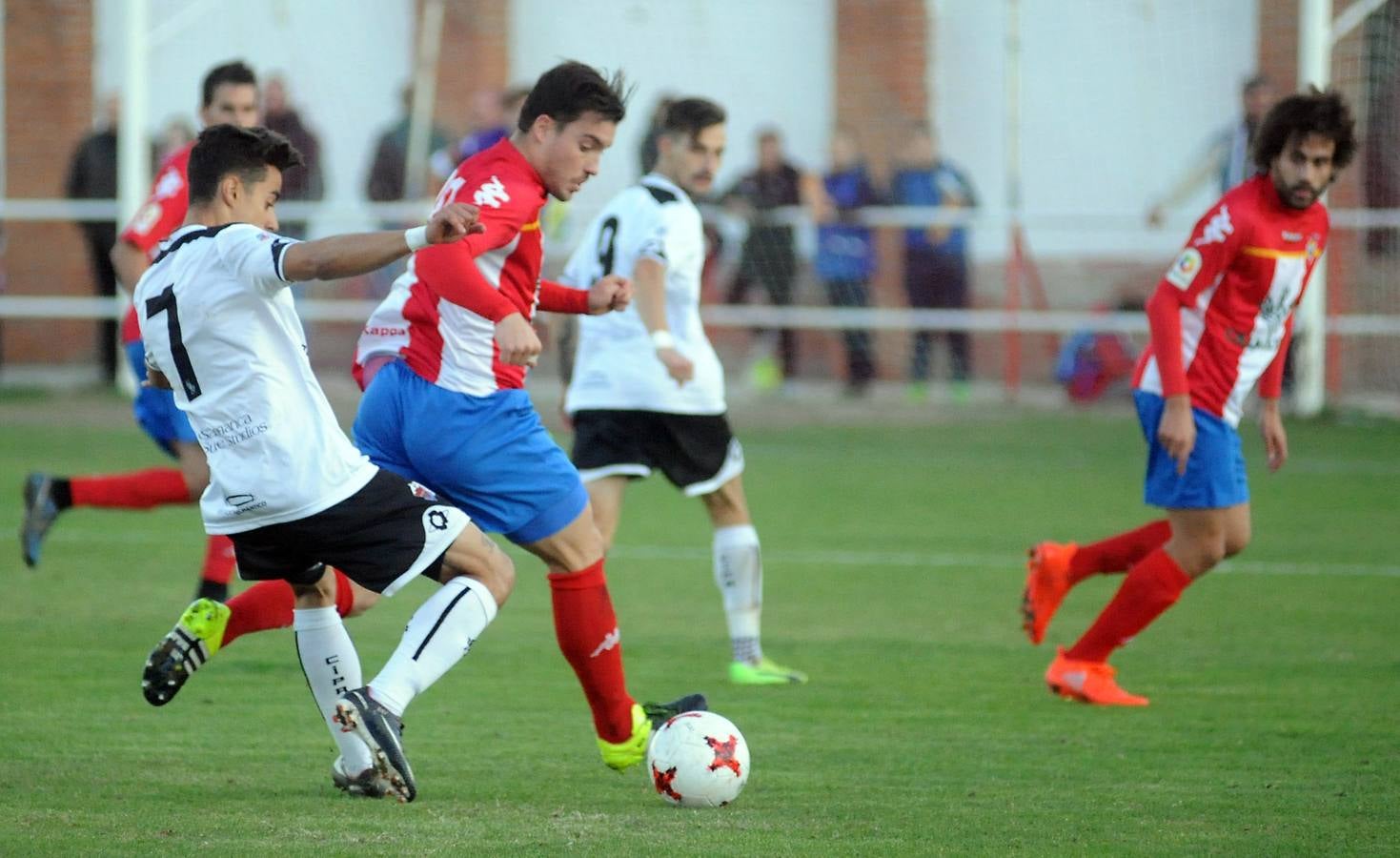 Pese a adelantarse pronto en el marcador, los pupilos de Santi Sedano no pudieron mantener su ventaja ante un rival muy efectivo