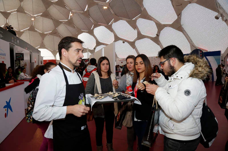 Nueve productores palentinos organizan degustaciones en el mayor 'show cooking' del mundo, que se está llevando a cabo en Valladolid