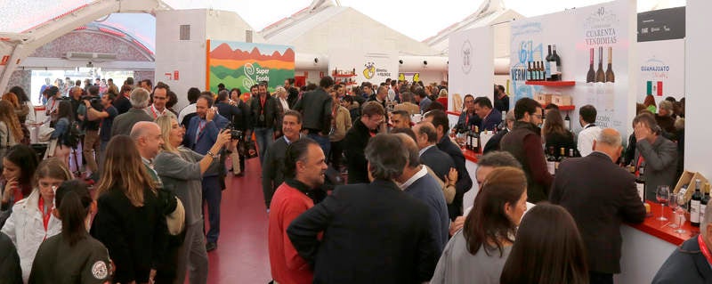 Nueve productores palentinos organizan degustaciones en el mayor 'show cooking' del mundo, que se está llevando a cabo en Valladolid