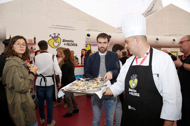 Nueve productores palentinos organizan degustaciones en el mayor 'show cooking' del mundo, que se está llevando a cabo en Valladolid