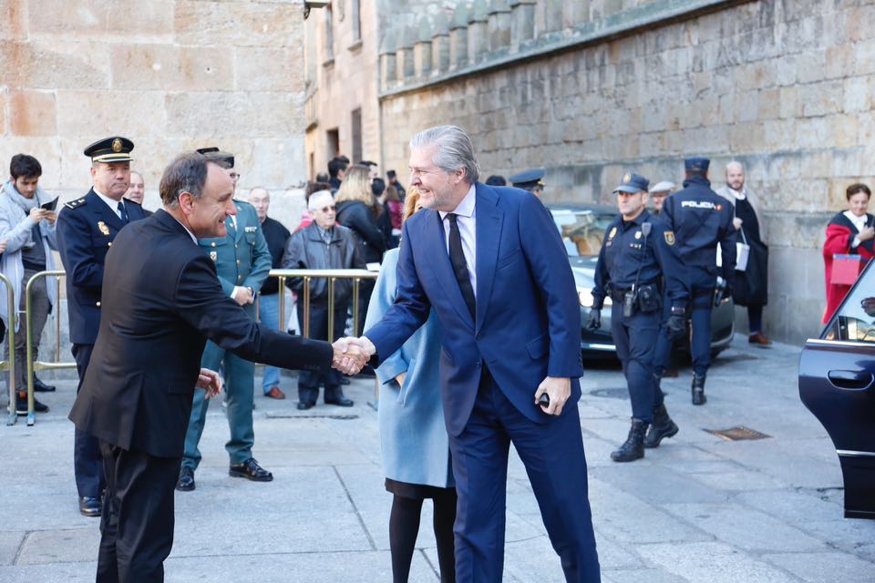 El presidente del Gobierno ha participado en la investidura de Jean Claude Juncker y Manuel Marín como honoris causa 