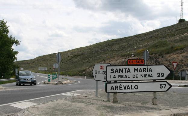 Cruce de Tejadilla, donde se unen la carretra N-110 y la CL-605. 