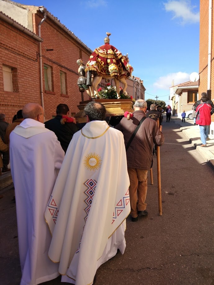 202 vehículos (entre los que se encontraban algunos llamativos tractores y camiones) procedentes de diversos puntos de España, participaron en este exitoso atractivo en las fiestas de San Martín