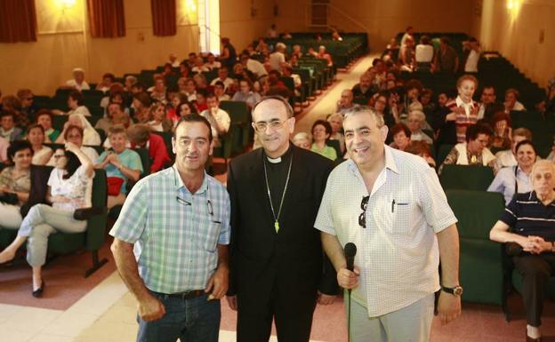 El obispo Carlos López, durante la presentación de las ponencias de la Asamblea Diocesana. 