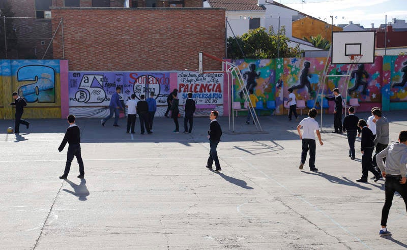 El centro, que acaba de cumplir las bodas de oro, cuenta con 310 alumnos