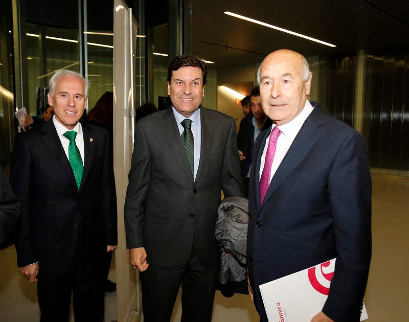 El presidente de la entidad, Vicente Villagrá, destaca el compromiso de los premiados en la creación de empleo