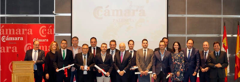 El presidente de la entidad, Vicente Villagrá, destaca el compromiso de los premiados en la creación de empleo