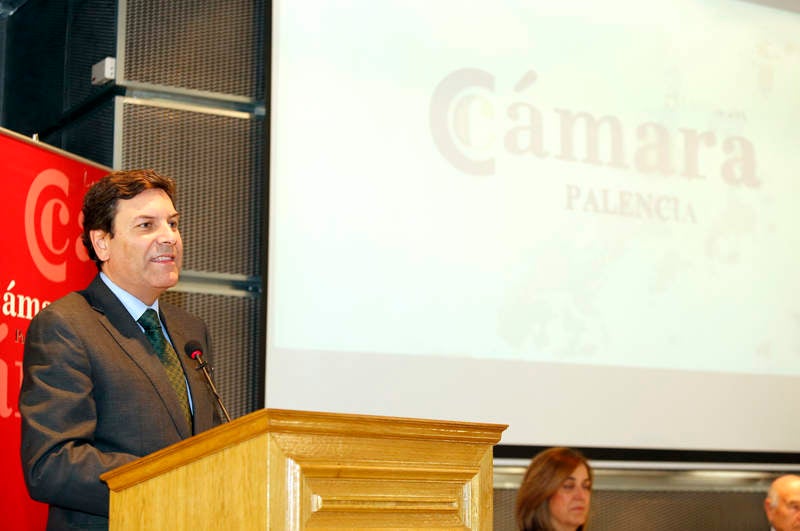 El presidente de la entidad, Vicente Villagrá, destaca el compromiso de los premiados en la creación de empleo